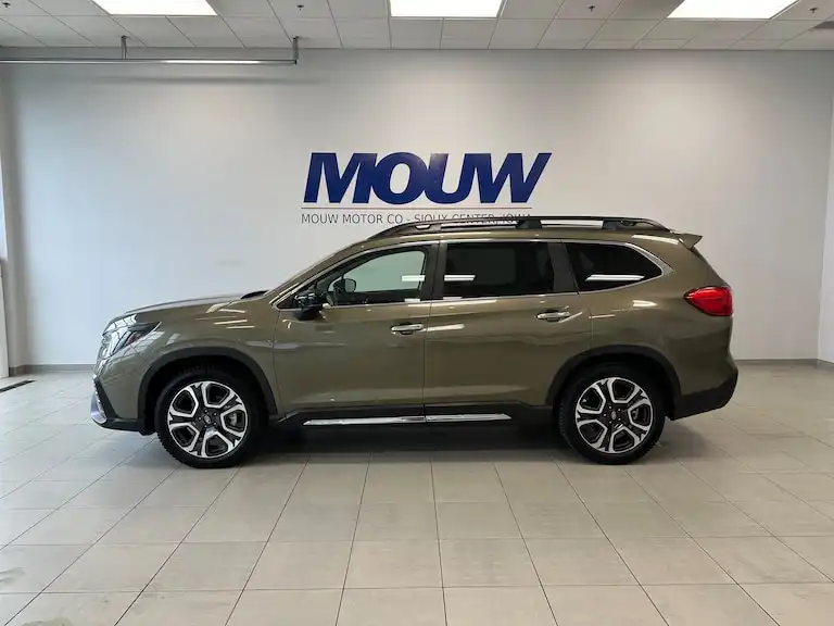 2024 Subaru Ascent Touring's photo