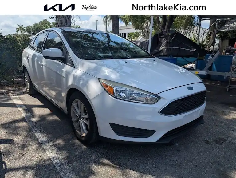 2018 Ford Focus Sedan SE's photo