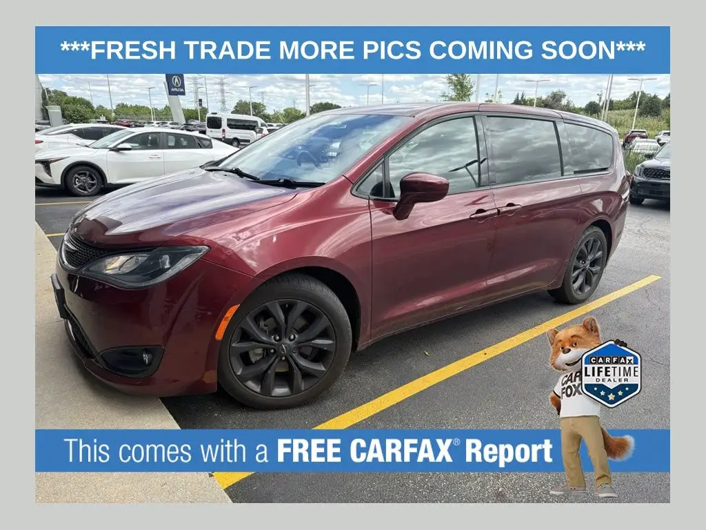 2019 Chrysler Pacifica Touring Plus photo 1