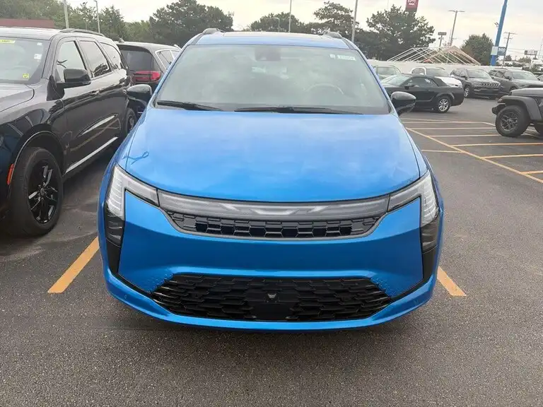 2027 Chrysler Pacifica Limited AWD's photo