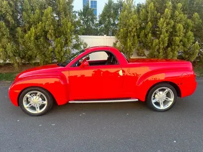2004 Chevrolet SSR LS photo 4