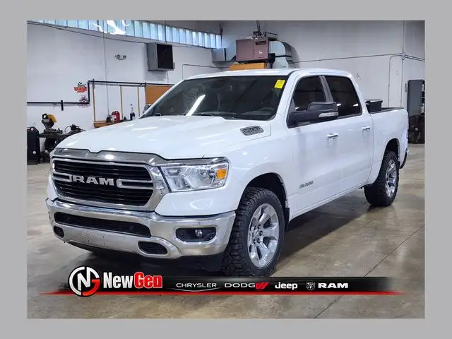 2019 RAM 1500 Big Horn/Lone Star 4x4 Crew Cab 5'7's photo