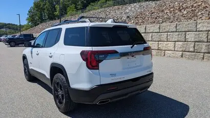 2023 GMC Acadia AT4 AWD photo 4