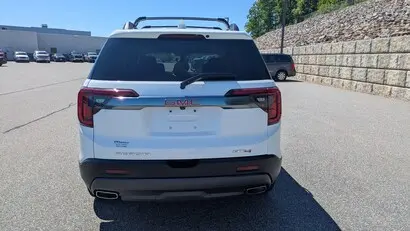 2023 GMC Acadia AT4 AWD photo 5