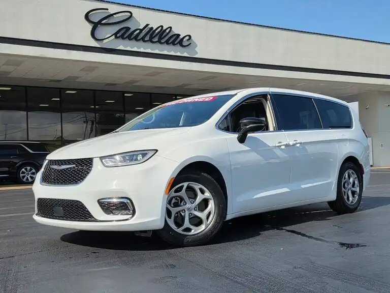 2024 Chrysler Pacifica Limited's photo