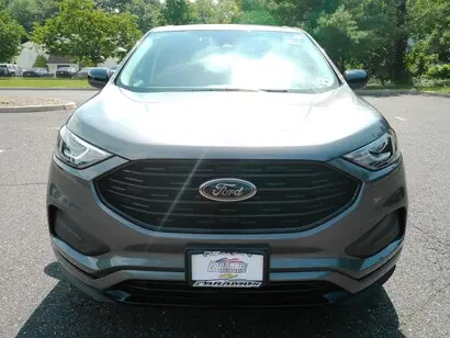 2023 Ford Edge SE AWD photo 3