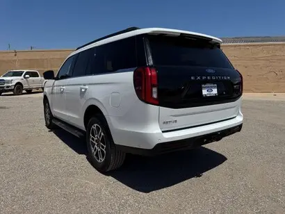 2025 Ford Expedition Active photo 3