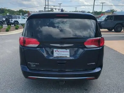 2018 Chrysler Pacifica Limited photo 5
