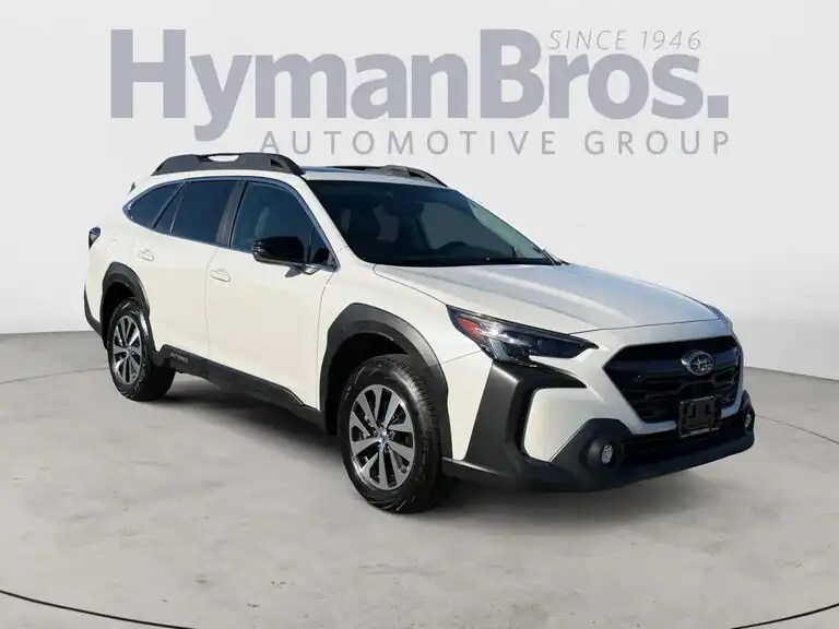 2025 Subaru Outback Premium's photo