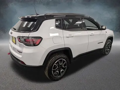 2025 Jeep Compass Trailhawk 4X4 photo 4