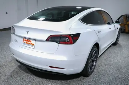 2020 Tesla Model 3 Standard Range Plus photo 4