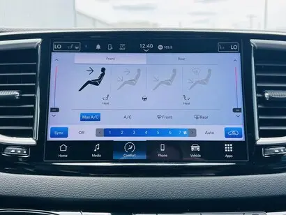 2023 Chrysler Pacifica Touring L photo 5