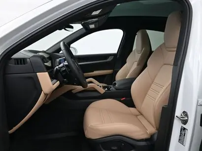 2026 Porsche Cayenne Base photo 5