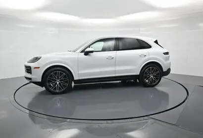 2026 Porsche Cayenne Base photo 2