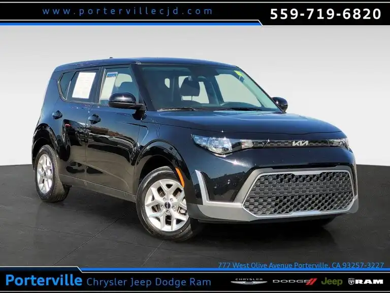 2025 Kia Soul 2.0 LX IVT's photo