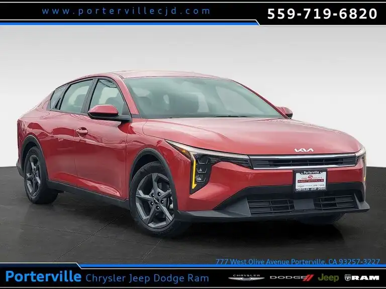 2025 Kia K4 LXS Auto's photo