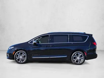 2026 Chrysler Pacifica Pinnacle photo 5