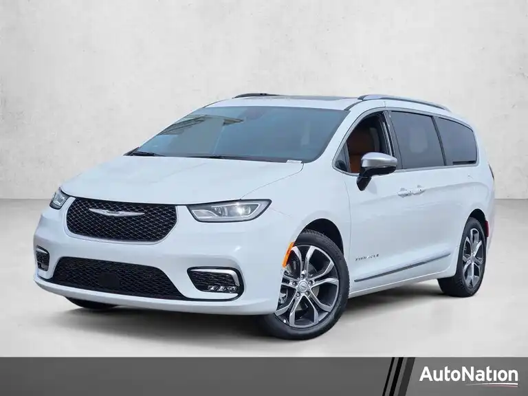 2026 Chrysler Pacifica Pinnacle's photo