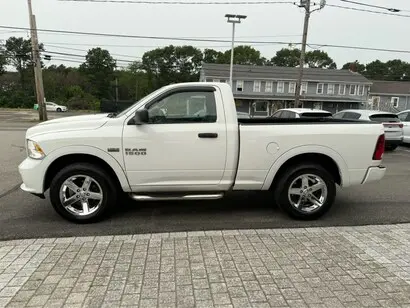 2018 RAM 1500 Express 4x4 Regular Cab 6'4 photo 5
