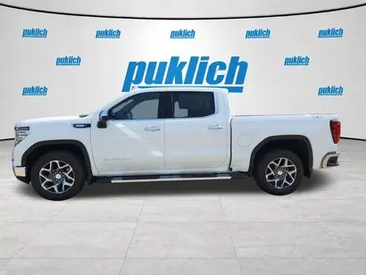 2026 GMC Sierra SLT 4WD Crew Cab Short Box photo 2