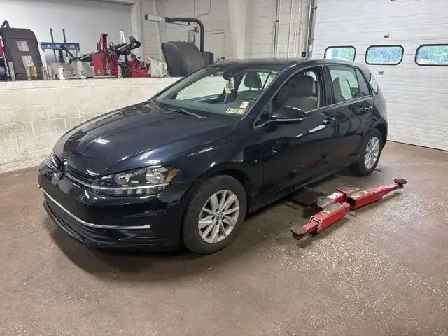 2018 Volkswagen Golf TSI S Auto's photo