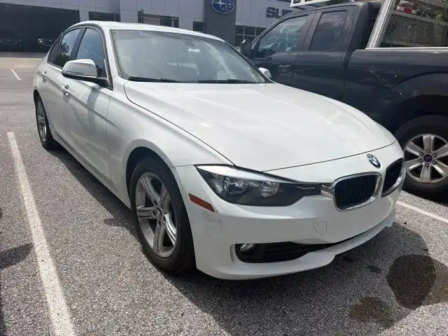 2014 BMW 3 Series 320i Sedan's photo