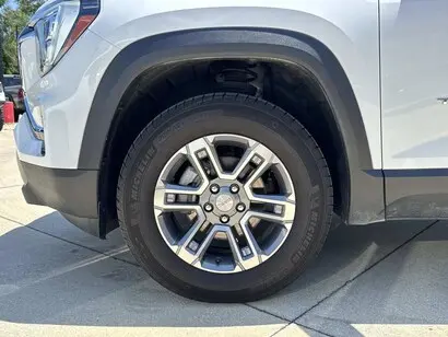 2025 GMC Terrain Elevation AWD photo 3