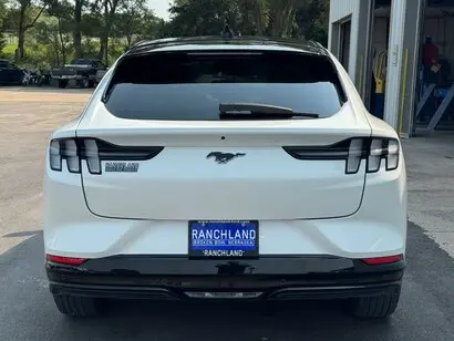 2021 Ford Mustang-Mach-e Premium photo 4