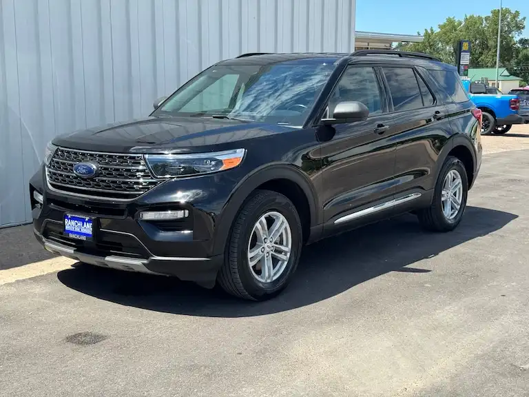 2023 Ford Explorer XLT 4WD's photo