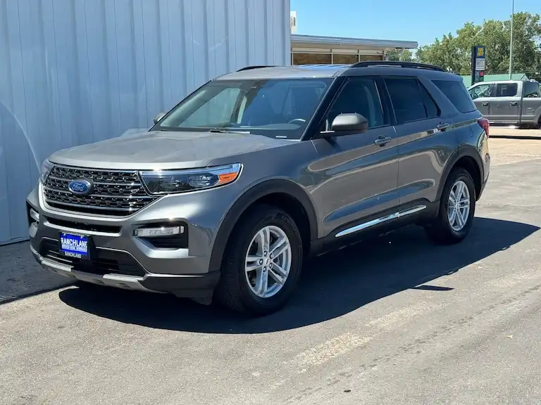 2024 Ford Explorer XLT 4WD's photo