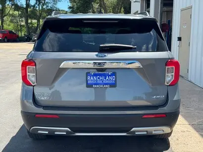 2023 Ford Explorer XLT 4WD photo 3