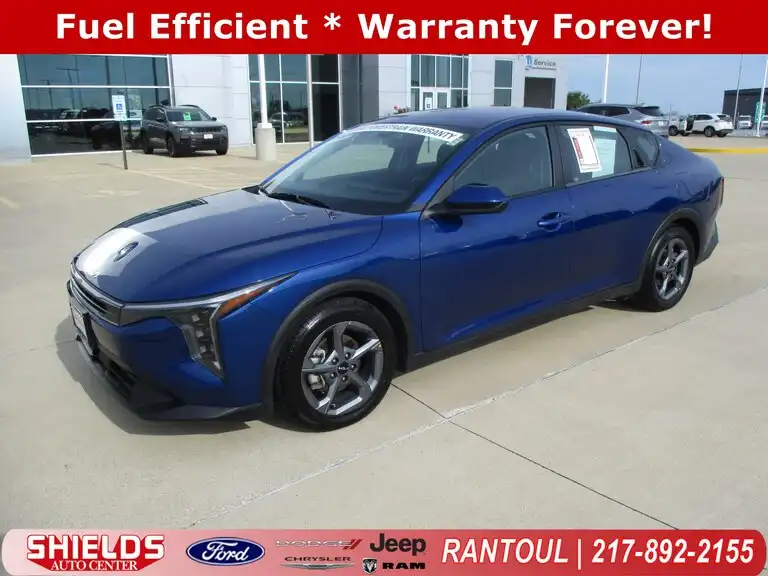 2025 Kia K4 LXS Auto's photo