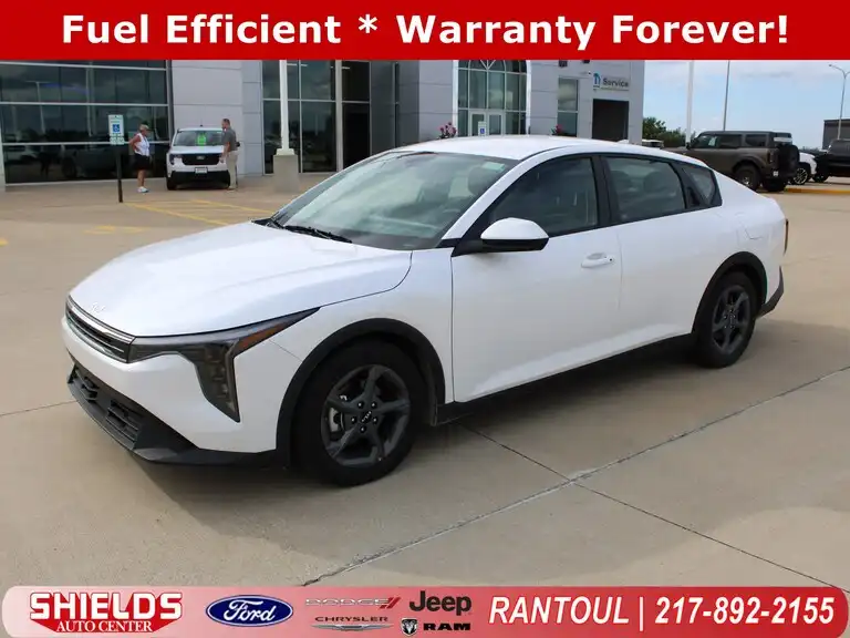 2025 Kia K4 LXS Auto's photo