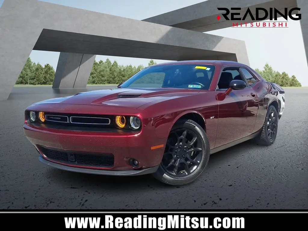 2017 Dodge Challenger GT photo 1