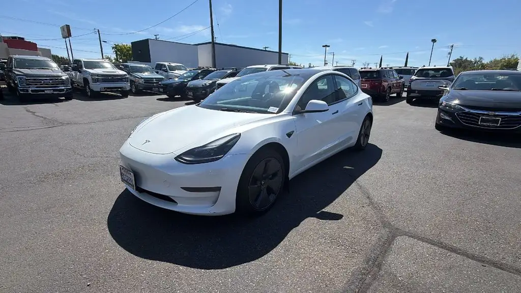 2023 Tesla Model 3 Base photo 1