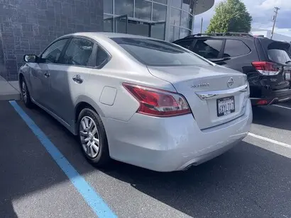 2013 Nissan Altima 2.5 S CVT photo 3