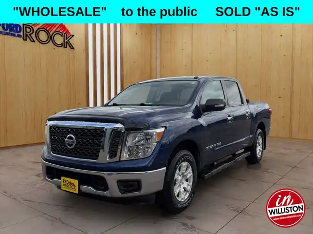 2018 Nissan Titan SV 4WD Crew Cab's photo