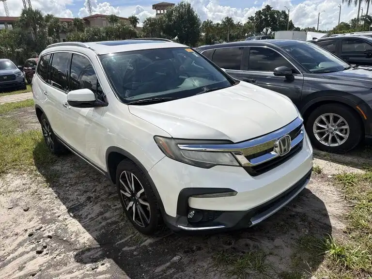 2019 Honda Pilot Touring 2WD 7-Passenger's photo