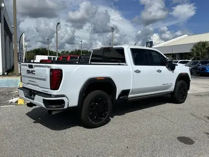 2026 GMC Sierra Denali 4WD Crew Cab Standard Box photo 5
