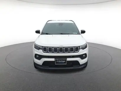 2024 Jeep Compass Latitude 4X4 photo 2