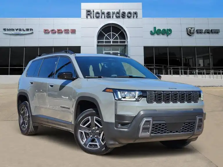 2026 Jeep Cherokee Laredo HEV 4X4's photo
