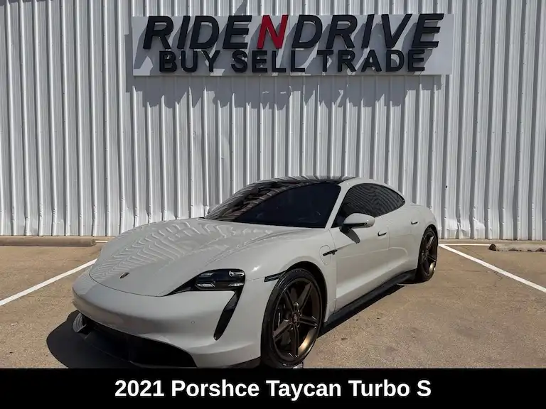 2021 Porsche Taycan Turbo S's photo