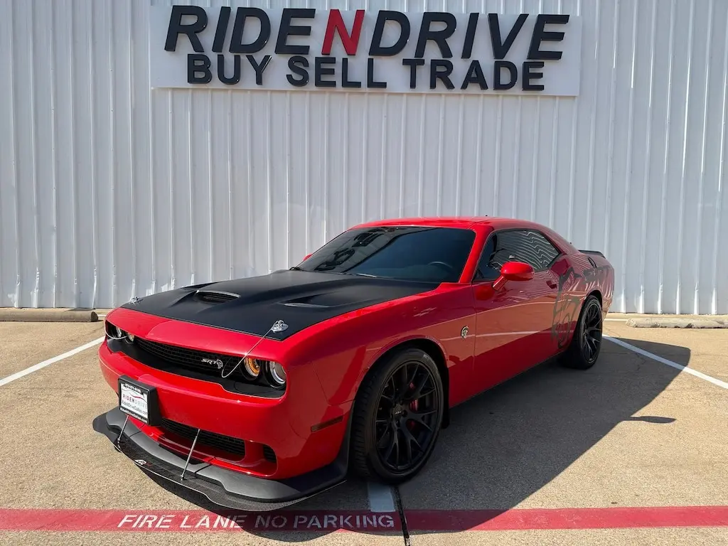 2016 Dodge Challenger SRT Hellcat photo 1