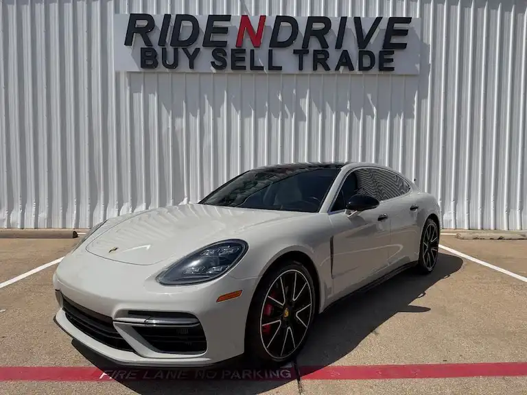 2018 Porsche Panamera Turbo's photo