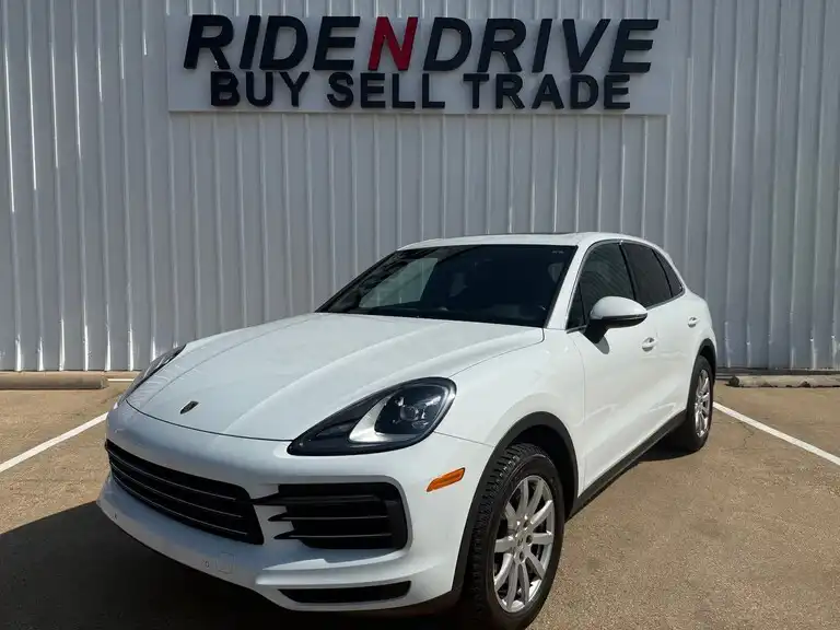 2019 Porsche Cayenne Base's photo