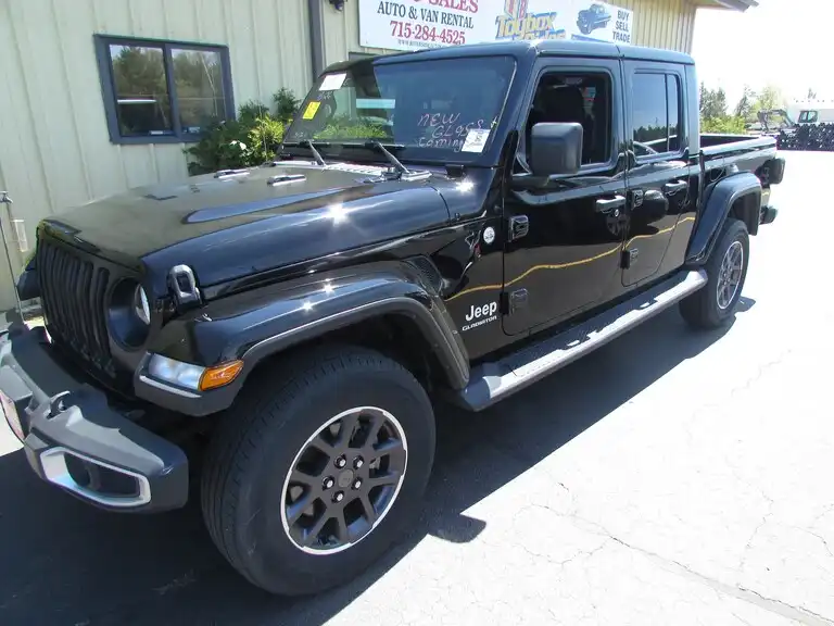 2022 Jeep Gladiator Overland's photo