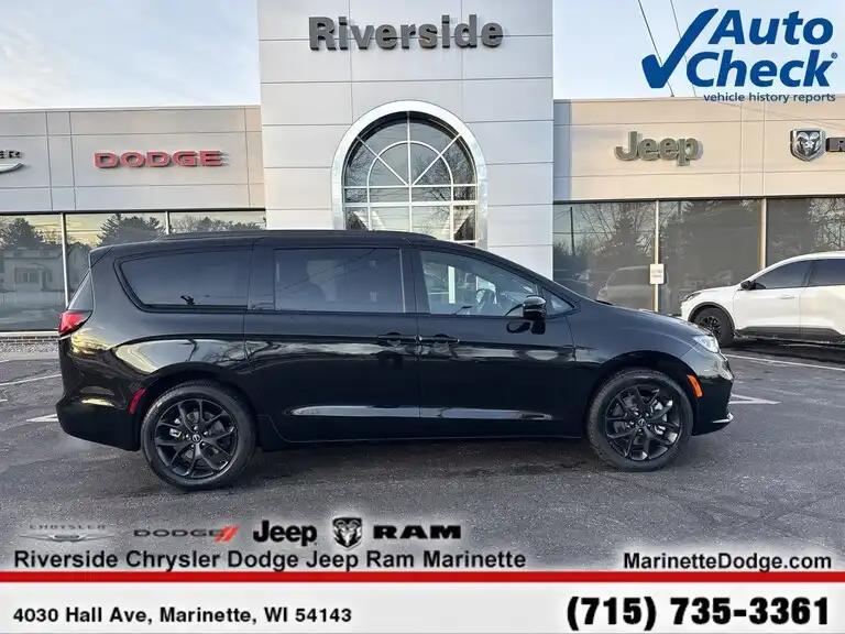 2026 Chrysler Pacifica Select AWD's photo