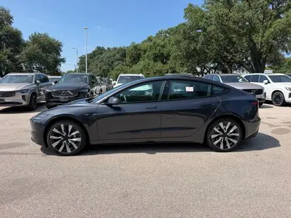 2025 Tesla Model 3 Long Range photo 3