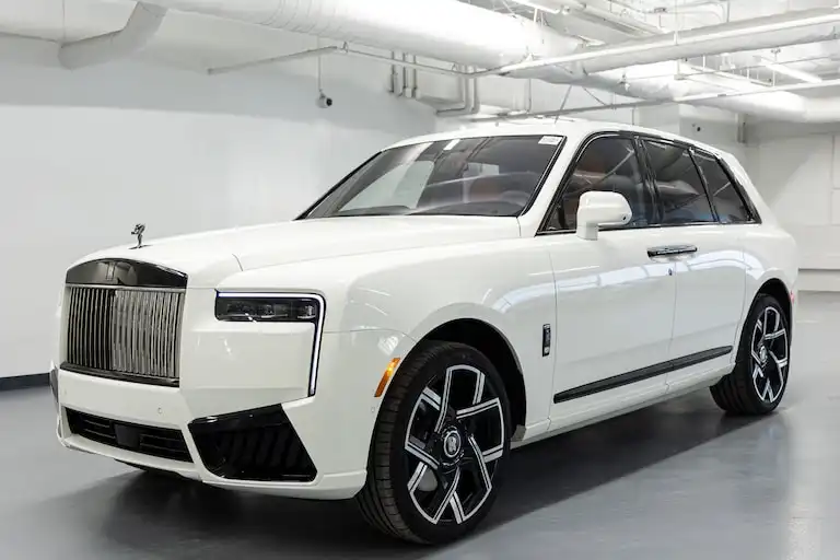 2026 Rolls-Royce Cullinan Black Badge's photo