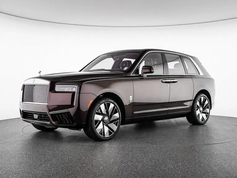 2027 Rolls-Royce Cullinan Base's photo